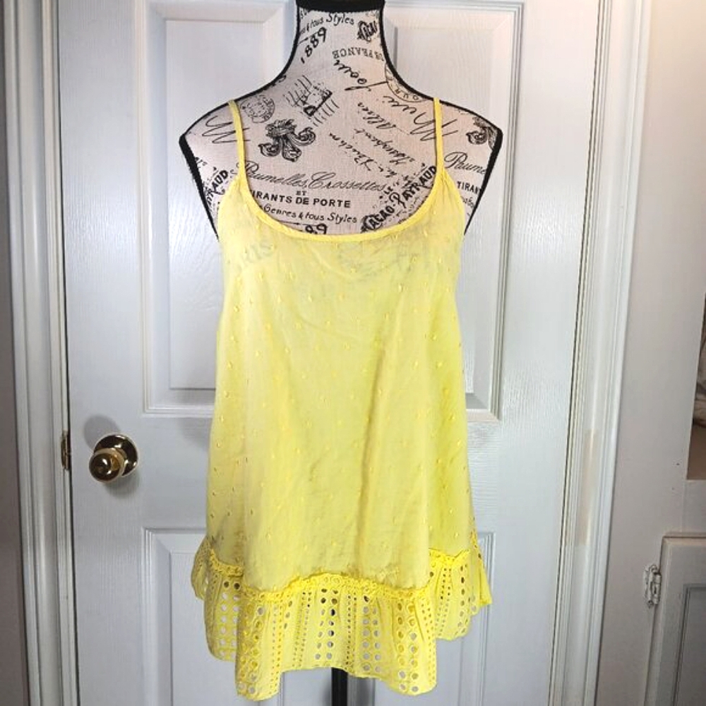 La Senza Relaxed Fit Sleeveless Top Yellow Eyelet Ruffle Hem Size M Flowy Cami